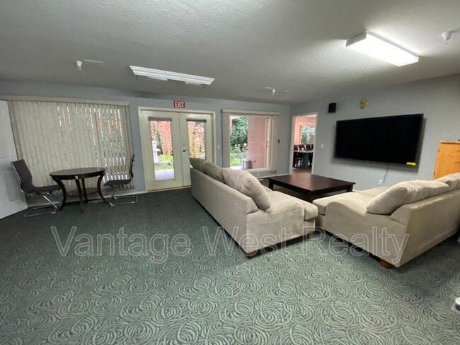 Photo du bâtiment - 453-453 Morrison Ave
