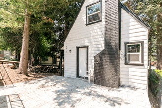 Building Photo - 772 Arrowhead Villa Rd