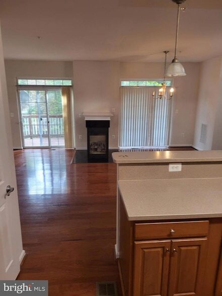 Foto del edificio - 13945 Hollow Wind Way