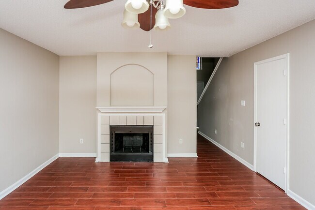 Building Photo - 8104 Gardengate Ct