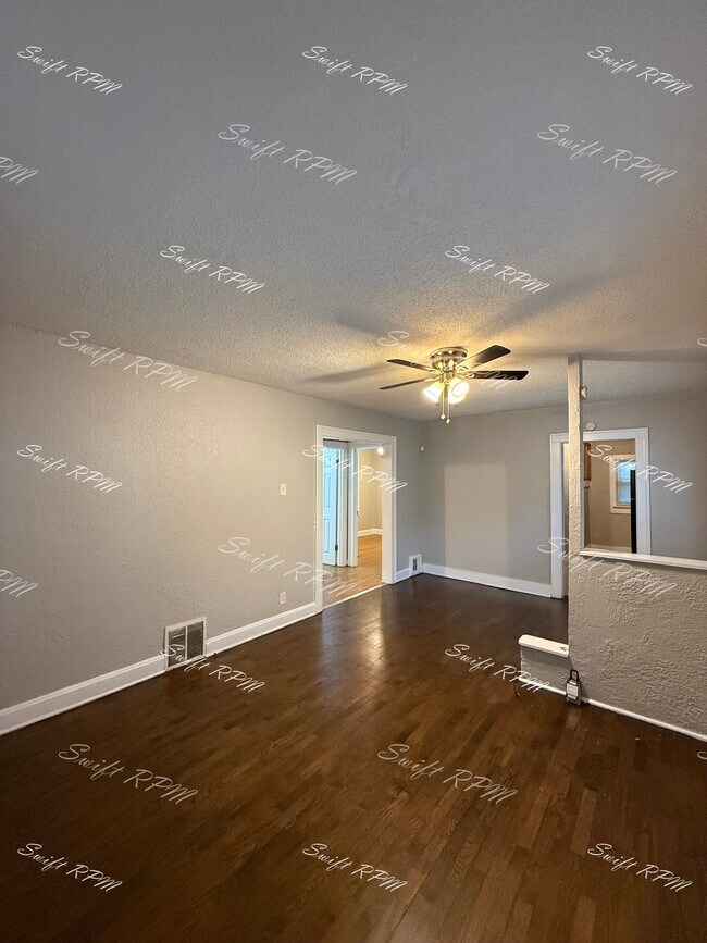 Foto del edificio - 6710 Agnes Ave
