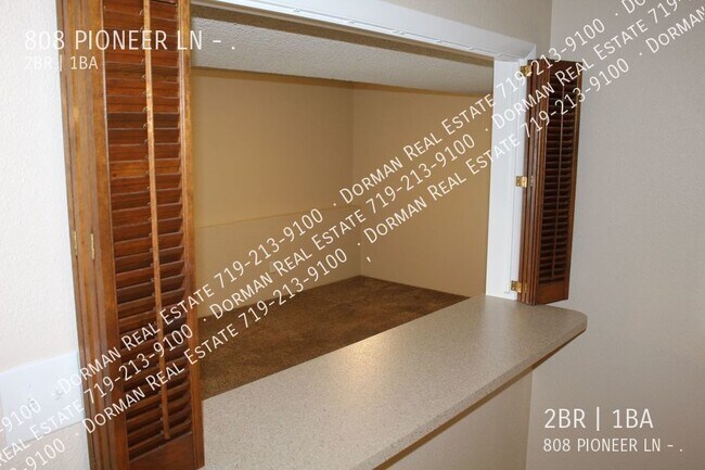 Building Photo - Lower level Duplex