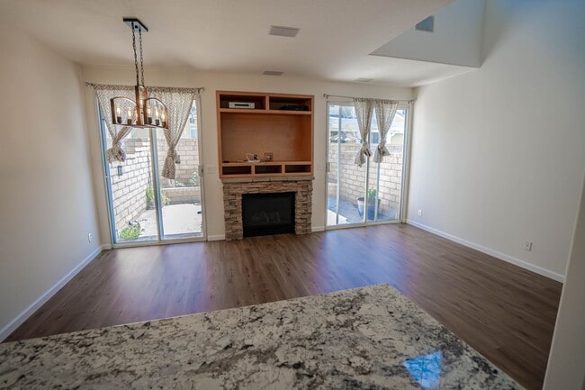 Building Photo - 2-Bedroom Townhome in Valencia's Cheyenne ...