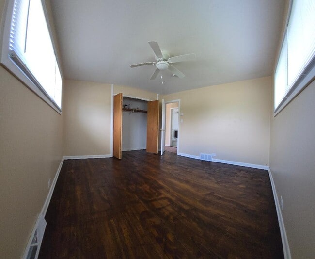 Building Photo - 208 Morgan St