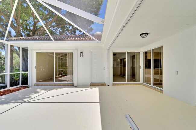 Foto del edificio - 11301 Myrtle Oak Ct