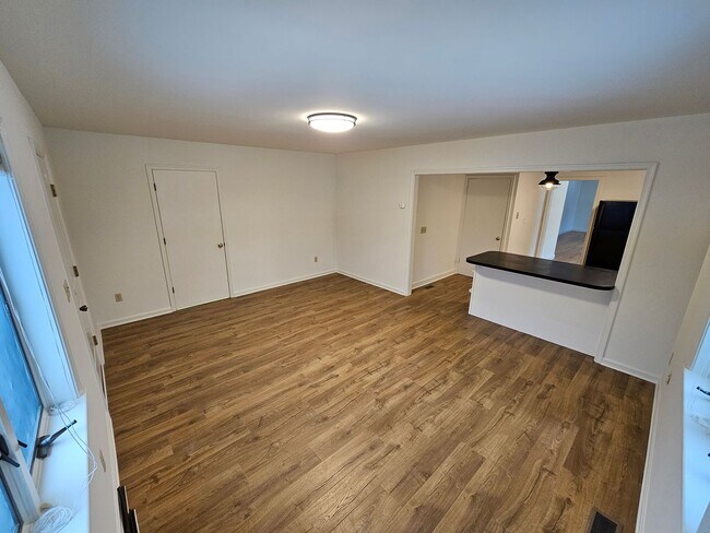 Foto del edificio - 616 N Washington St