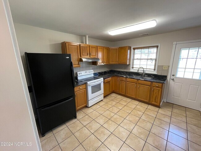 Building Photo - 1101 Ormandy Ave