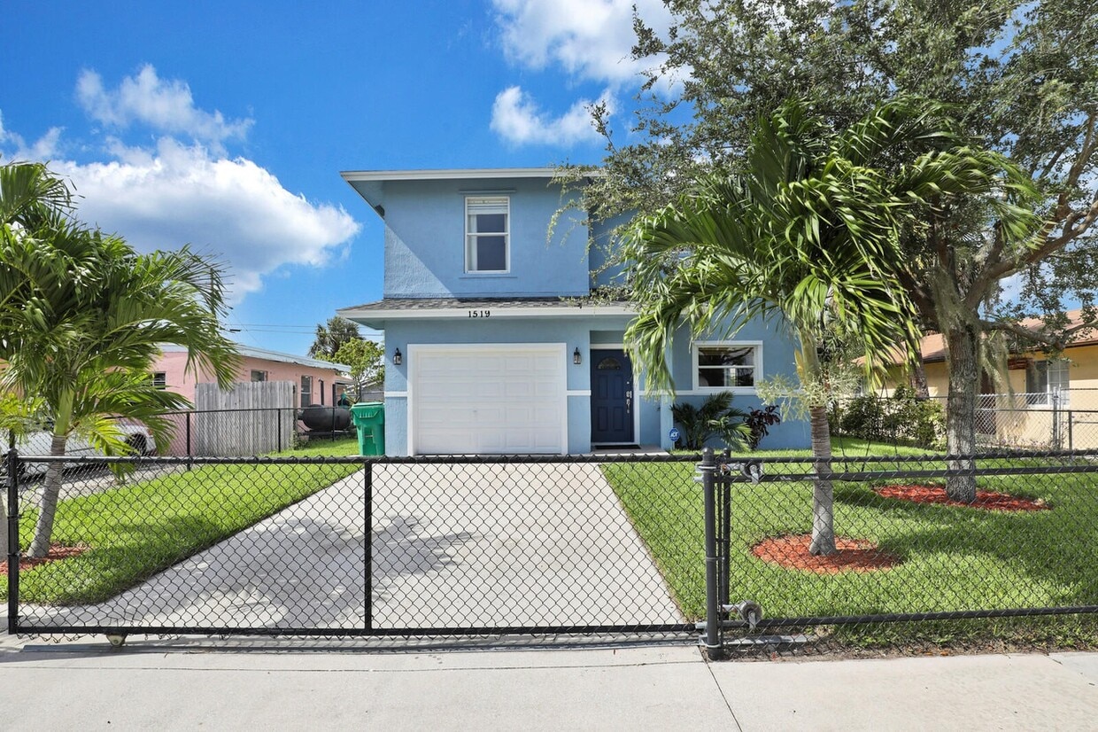 Photo - 1519 W 17th St (Riviera Beach, FL)