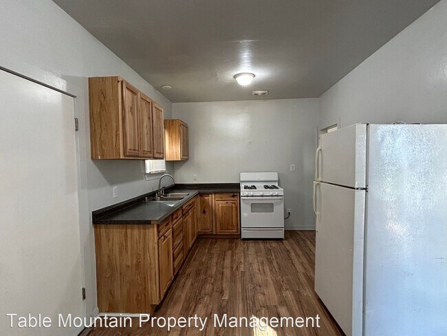 Foto del edificio - 1 br, 1 bath House - 8 Acacia Ave
