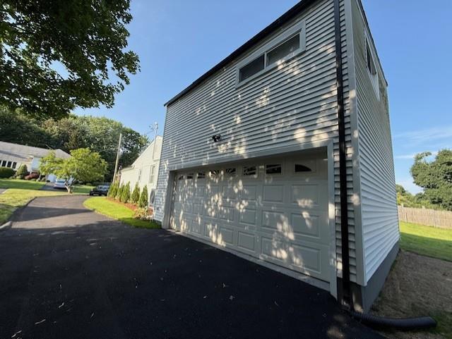 Building Photo - 19 Primrose Ave W