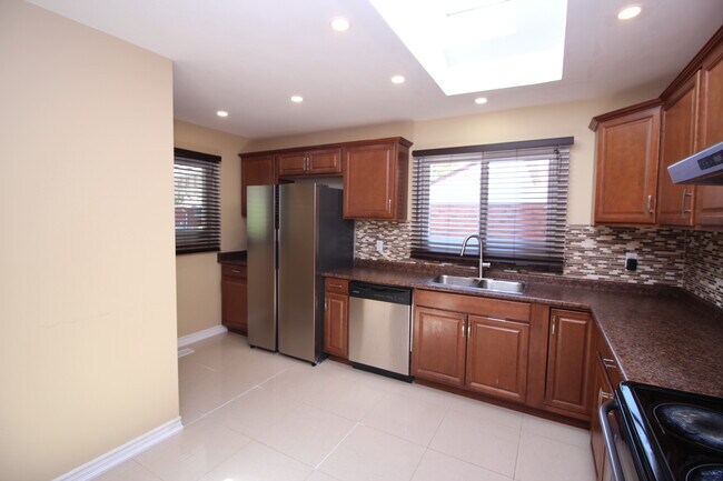 Photo du bâtiment - 7139 Warden Ave