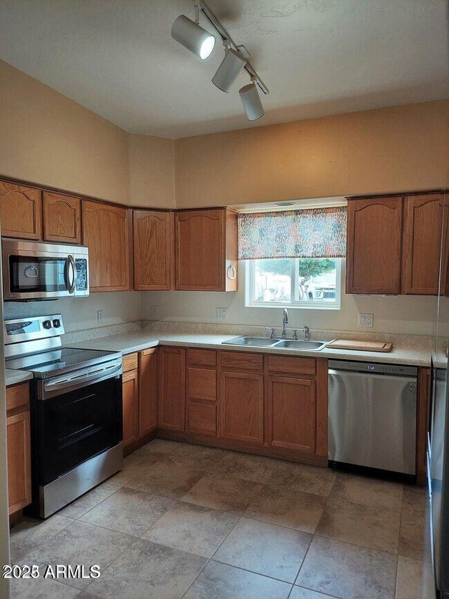 Foto del edificio - 232 S Clubhouse Ln