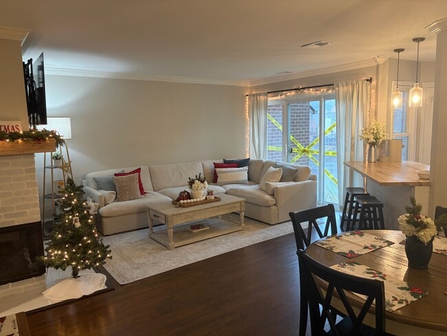 Foto del edificio - 7602 Lakeside Village Dr