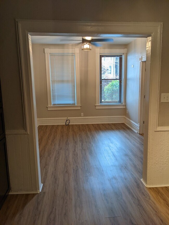 Foto del edificio - 1418 N Greenview Ave