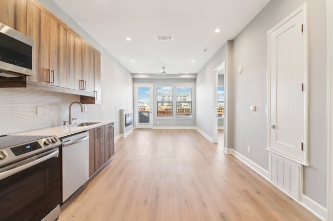 Building Photo - Cityscape Star