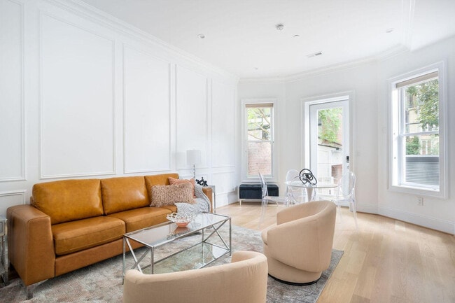 Building Photo - 1735 Q St NW