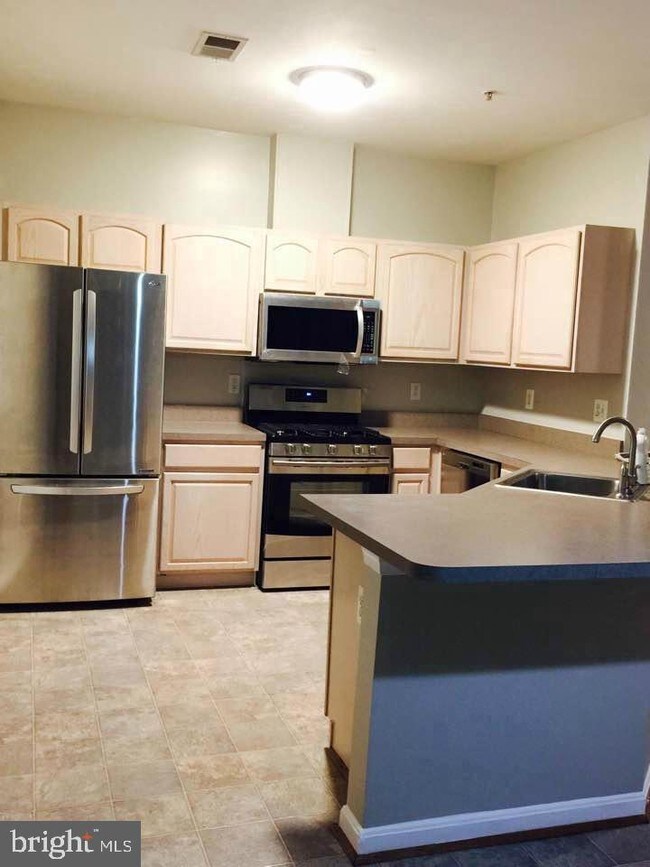 Foto del edificio - 15613 Everglade Ln