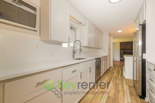 Foto del edificio - 15433 22nd Ave SW