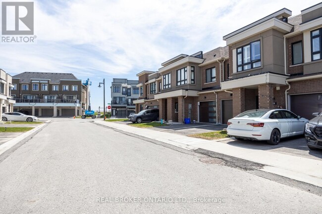 Building Photo - 95 Caspian Sq