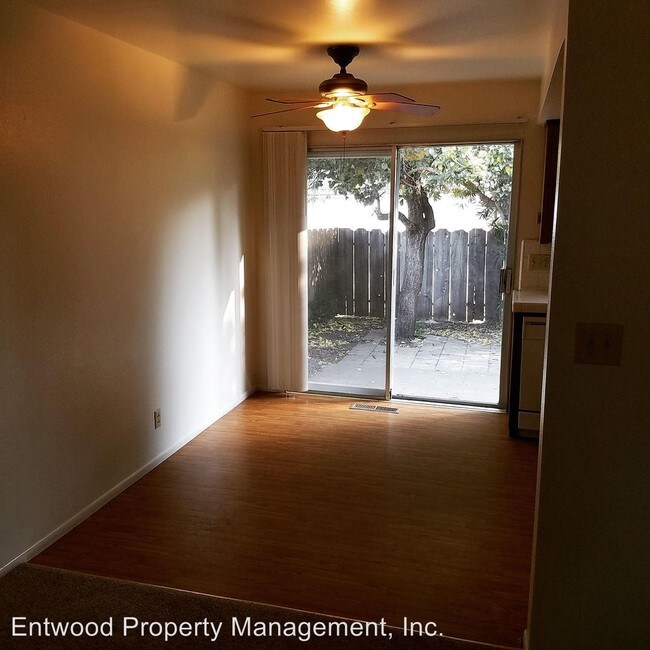 Foto del edificio - 3216 Godman Ave