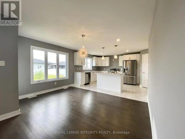 Building Photo - 187 Hybrid St