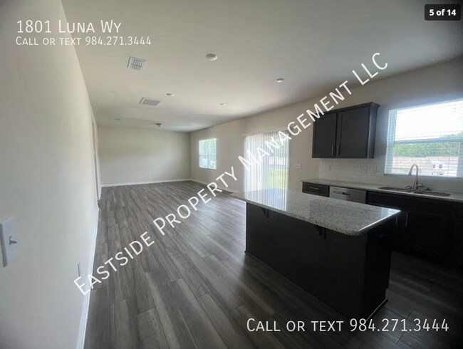 Foto del edificio - 1801 Luna Wy