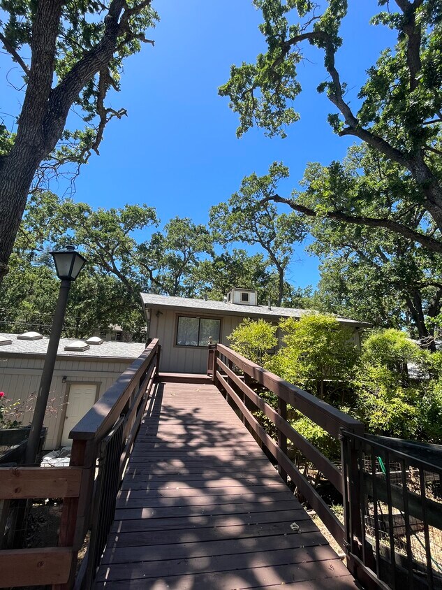 Foto principal - 3121 Walnut Blvd