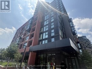 Building Photo - 8 Tippett Rd