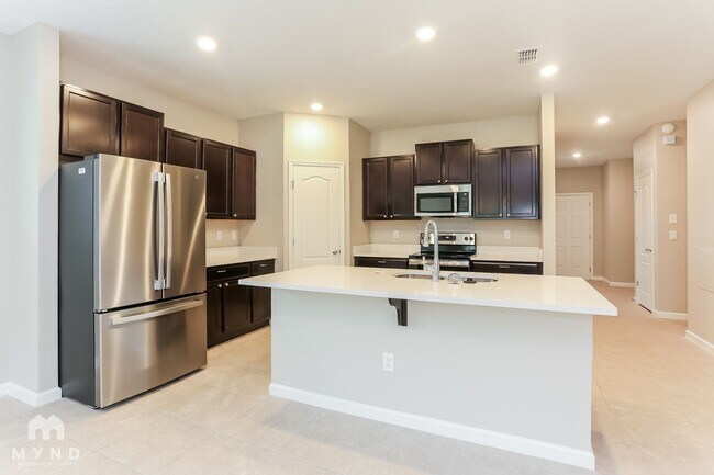 Building Photo - 10925 Haws Ln