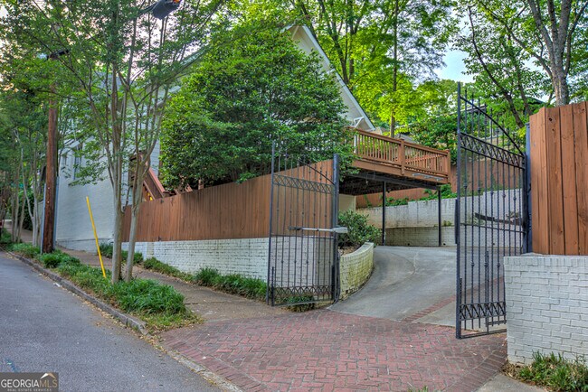 Foto del edificio - 855 Argonne Ave NE