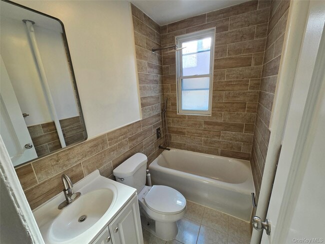 Foto del edificio - 32-64 45th St