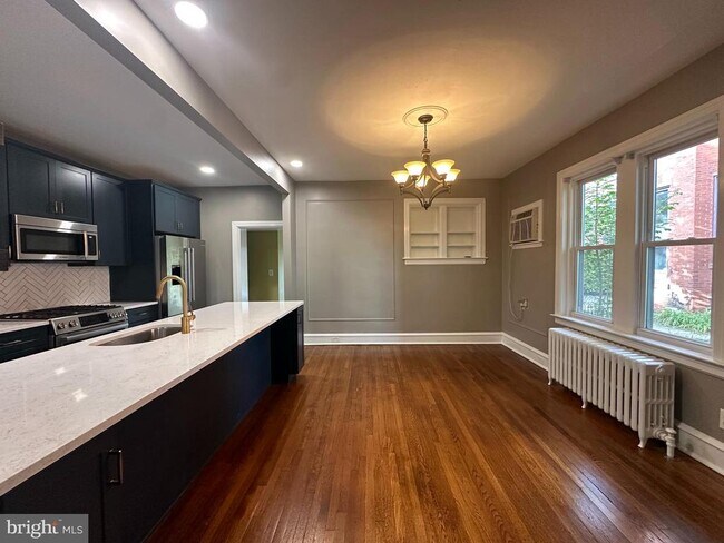 Foto del edificio - 817 N Harrison St