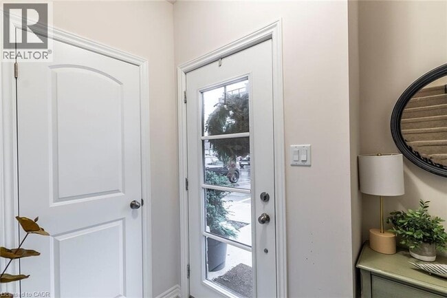 Photo du bâtiment - 219 Dundas St E