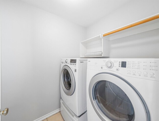 Foto del edificio - 16530 Cairngrove Ln