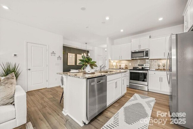 Foto del edificio - 10207 Guardian Dr