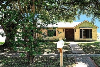 Building Photo - 9611 Huntington Hill Dr