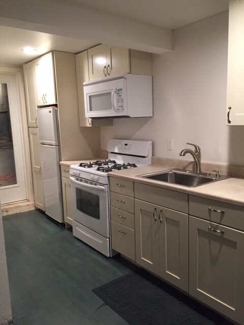 Building Photo - 9434 Argonne way