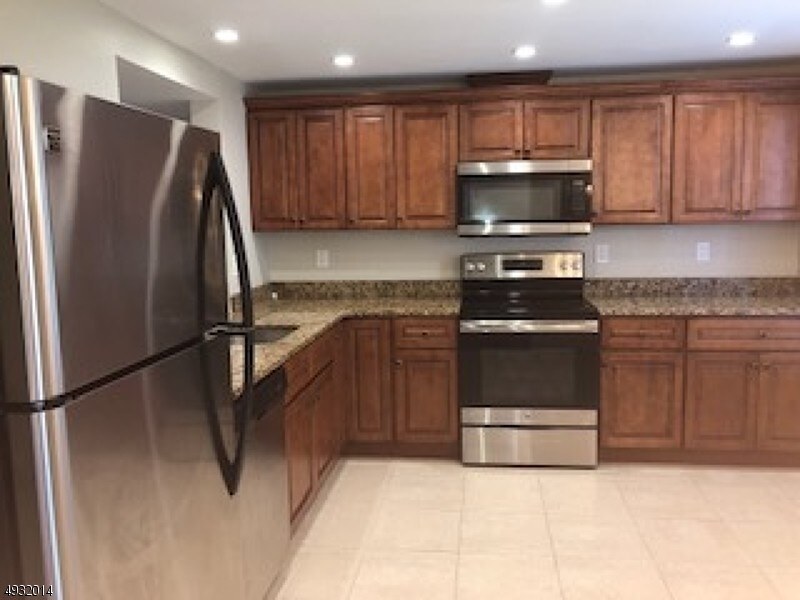 70 Constitution Way, Franklin, NJ 07416 Room for Rent in Franklin, NJ