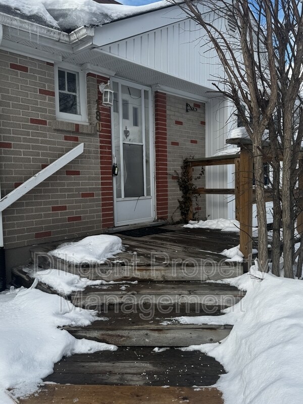 Photo du bâtiment - 180 Dumble Ave