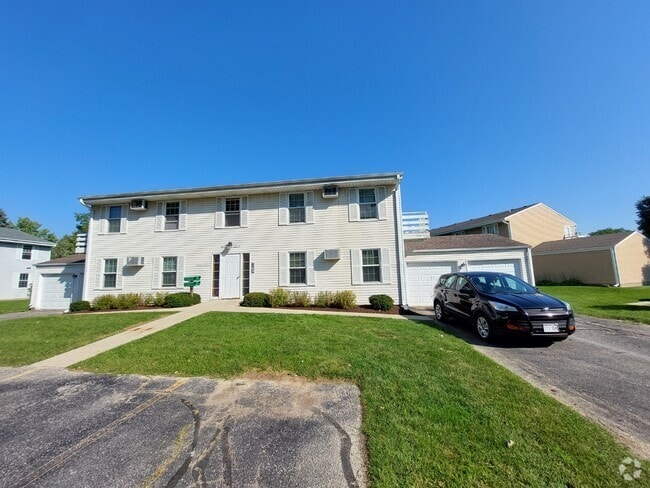 Building Photo - W156N11533 Fond du Lac Ave