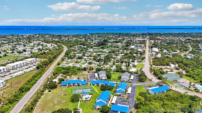 Foto del edificio - 1637 NE Nautical Pl