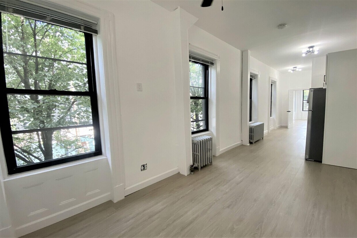 202 St Nicholas Ave Unit 3R, Brooklyn, NY 11237 Room for Rent in