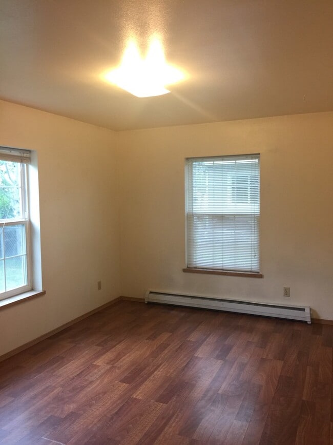 Building Photo - 127 Hunters Way