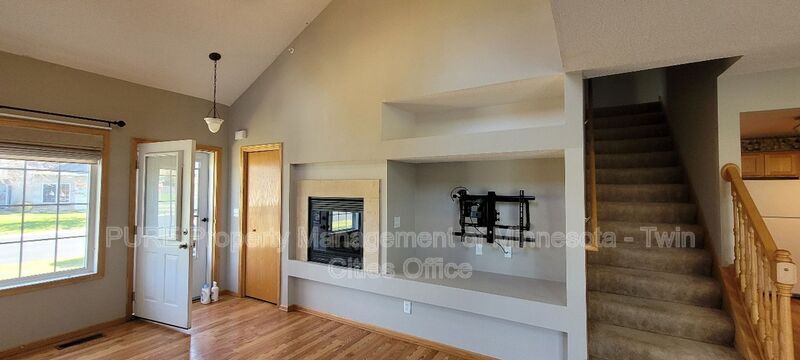 Foto principal - 8322 Delaney Dr