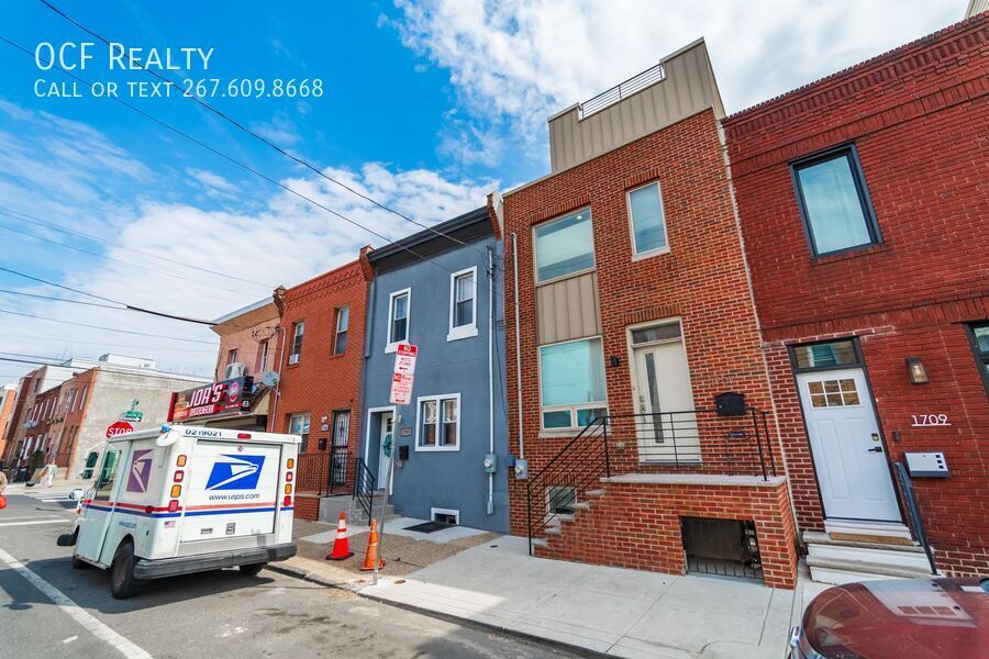 Primary Photo - Large Modern Point Breeze Townhome with Ro...