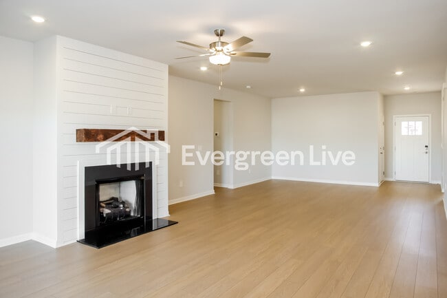 Foto del edificio - 101 Ashby Pond Dr