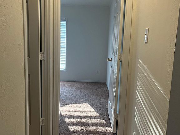 Building Photo - 301 Stardust Dr