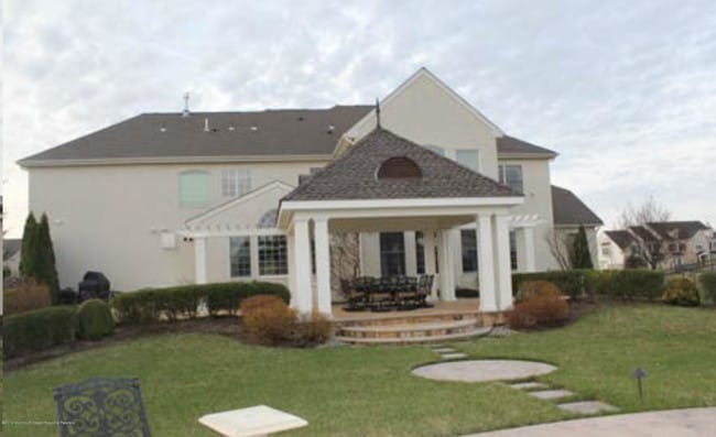 Building Photo - 27 Ridgeview Way