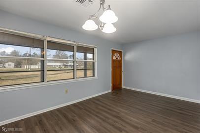 Foto del edificio - 633 W McKinley Ave