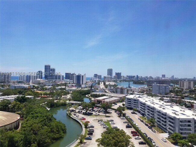 Foto del edificio - 7441 Wayne Ave